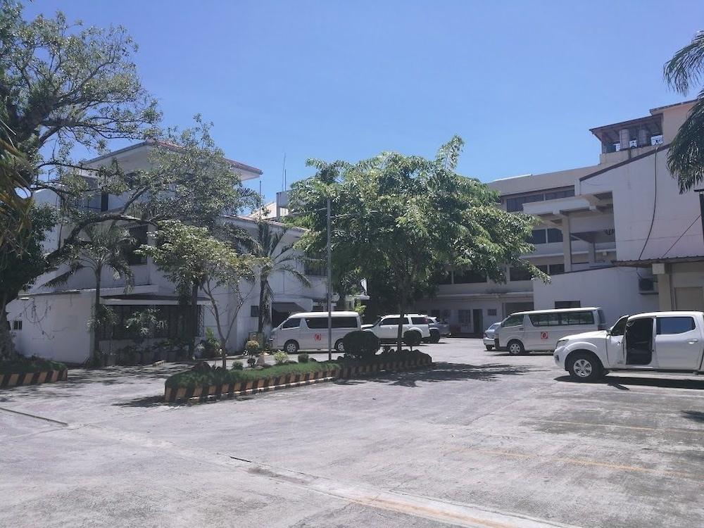 O Hotel Bacolod Exteriör bild