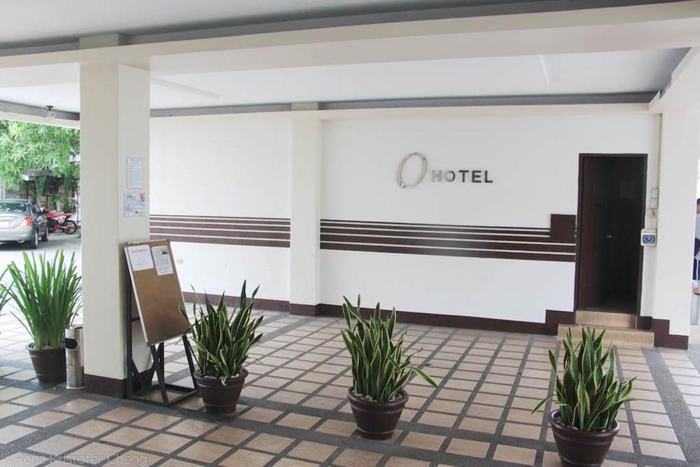 O Hotel Bacolod Exteriör bild