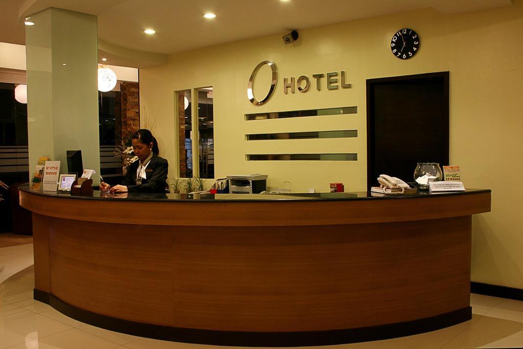 O Hotel Bacolod Exteriör bild